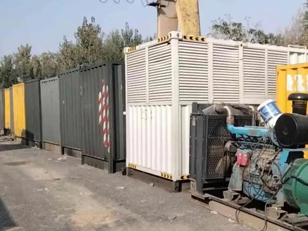 台江200KW柴油发电机机组每小时油耗是多少？